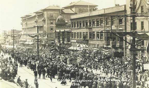 Celebrating Berkeley’s 50th Anniversary, postcard (1916), Sarah Wikander collection.